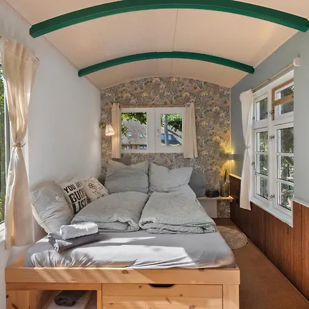 אתר קמפינג Tiny Haus